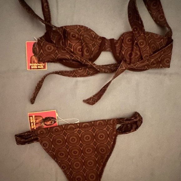 Strawberry Milk Mob Cappucino Bikini - Picture 5 of 6